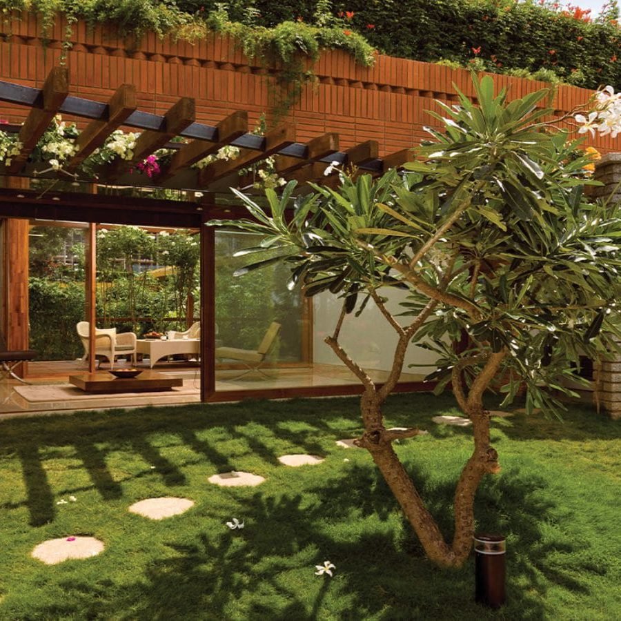 Total Environment - Pursuit of a Radical Rhapsody - Green roofs & landscaped gardens