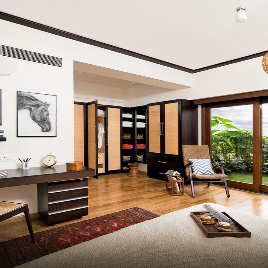 Total Environment - Learning to Fly - Master bedroom with closet