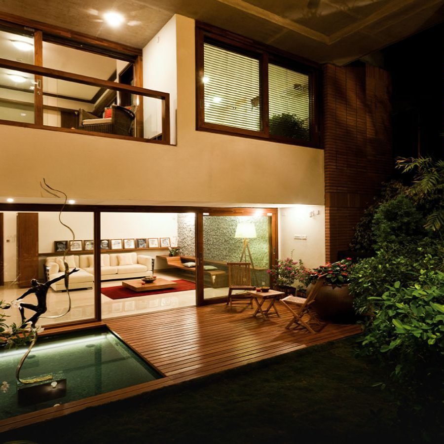 Total Environment - The Magic Faraway Tree - Private garden with water body