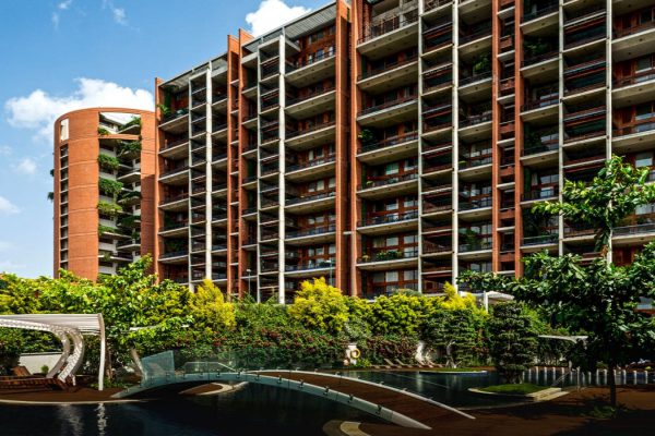 Total Environment - Windmills of Your Mind - Simplex & duplex homes with private gardens